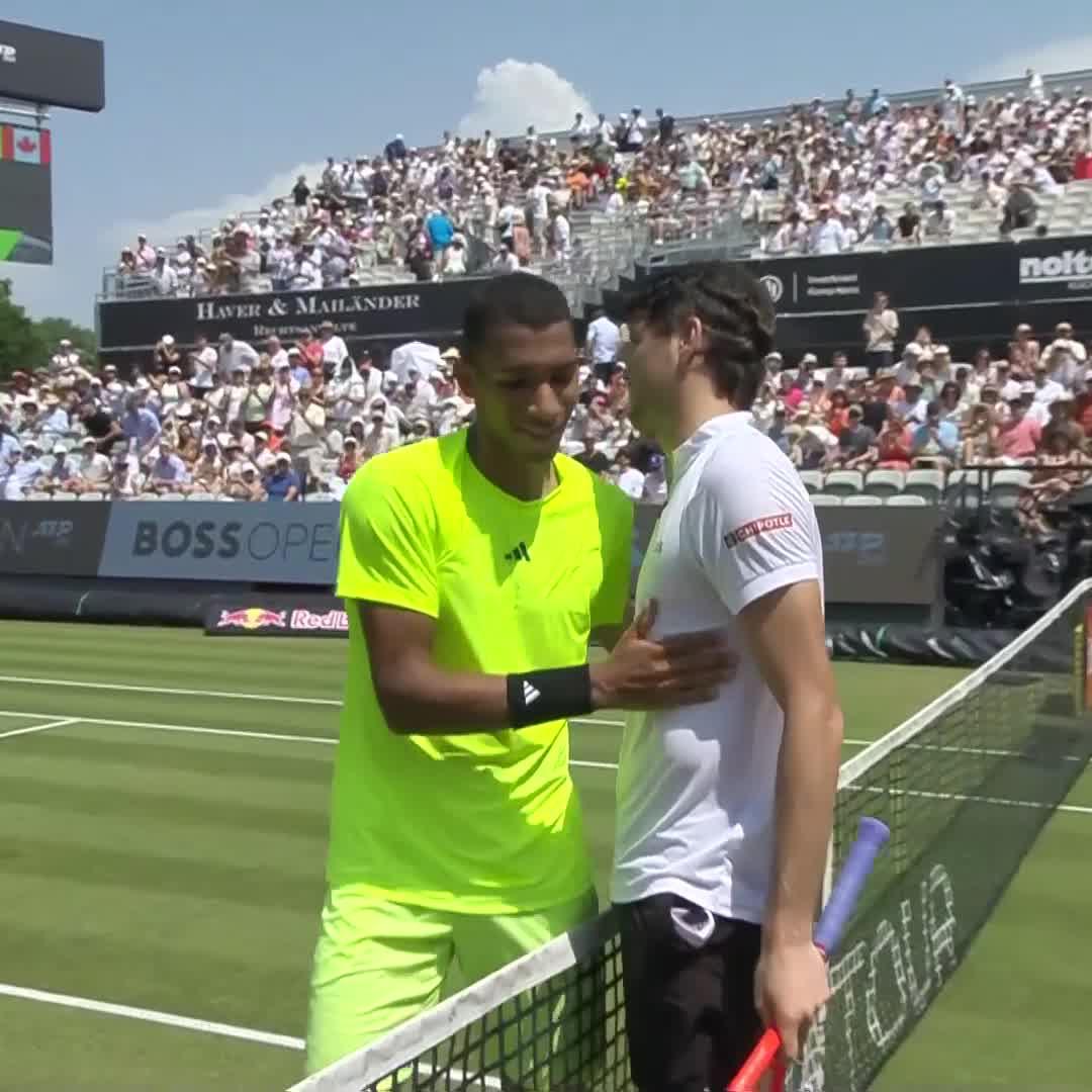 Finals bound 🥵 Taylor Fritz defeats Auger-Aliassime 6-4 7-6 to reach a fourth final on grass 🌱 #BOSSOPEN