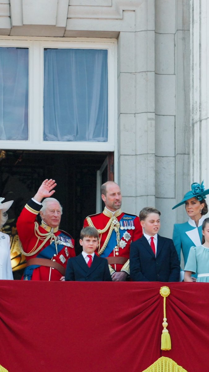 👏 A huge thank you to our Military personnel for a truly triumphant Trooping today! Over 1,000 soldiers, around 200 horses and approximately 300 musicians came together in a display of Military precision, horsemanship and fanfare to mark The King’s official birthday. And what a great way to conclude the celebrations, with a flypast from our friends Red Arrows flying for the first time with a mix of sustainable aviation fuel ✈️🇬🇧 📹 Royal Communication | BBC Studio Events © BBC
