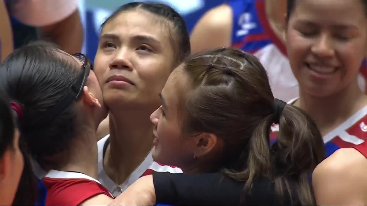HISTORIC SILVER MEDAL 🥈 Our Alas Women may have lost to Vietnam in straight sets, but the Philippines will bring home a historic silver medal as the national team surpasses last year’s bronze. #AlasPilipinas #AVCNationsCup
