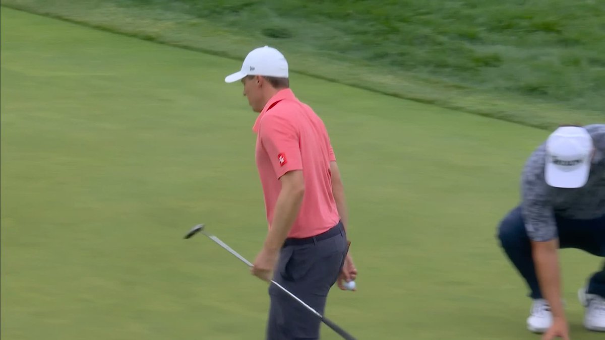HUGE putt to save par from Matt Fitzpatrick 💪