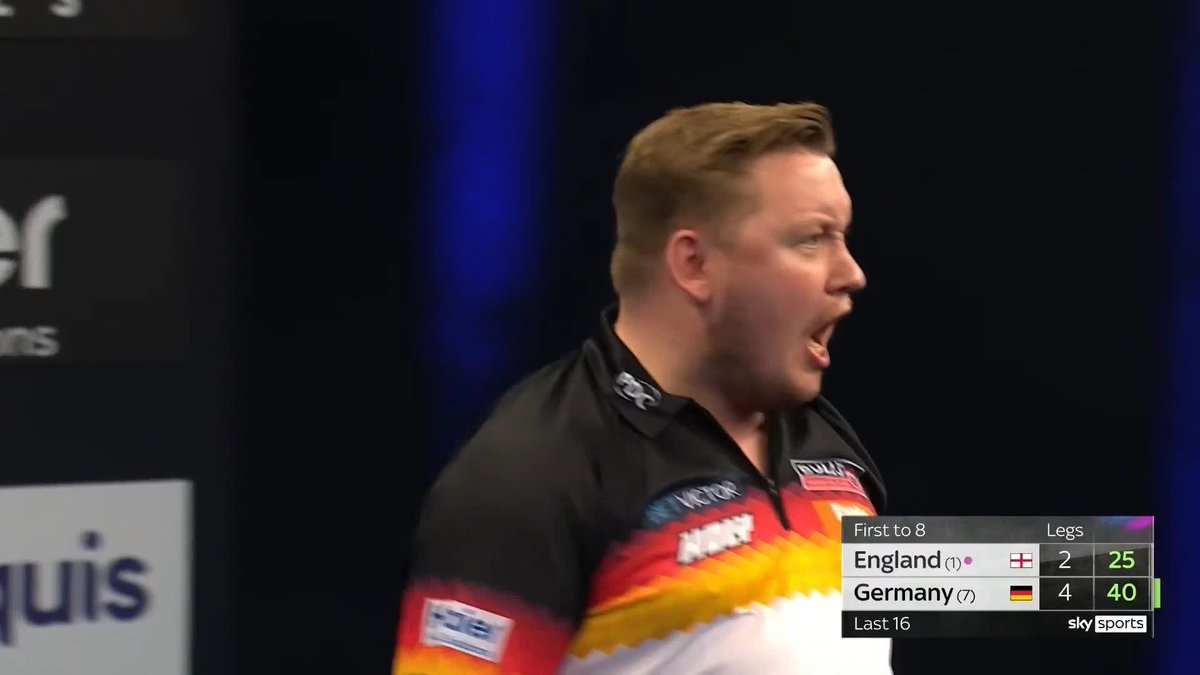 ENGLAND IN HUGE TROUBLE! 😳 What a story this could be! Germany lead Humphries and Littler 5-2 at the interval, and the home crowd are going absolutely WILD in Frankfurt! 📺 #WCOD25 | Last 16