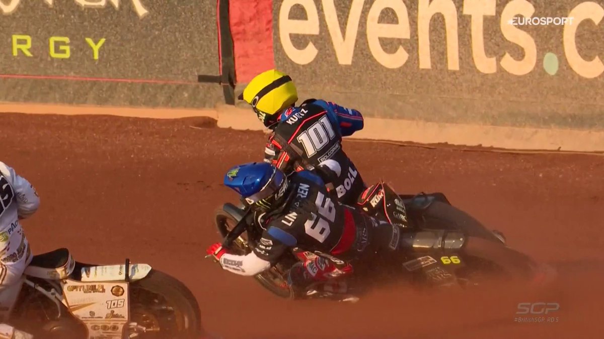 A tough incident involving Brady Kurtz and Freddie Lindgren in heat 15 Both riders are up with Kurtz excluded from the re-run ❌ #SGP | #BritishSGP 🇬🇧