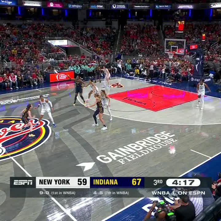 Fever go on a 17-0 run to get their largest lead of the game 👏 📺 ABC