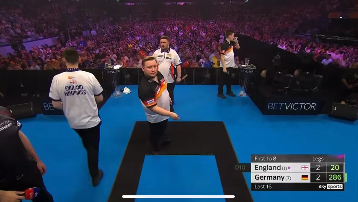 This was THE moment of the game. England looked like they were going through the gears and about to win a third straight leg. But then… Schindler - 180 Littler - Miss Pietreczko - 106 Checkout A Momentum shifter. A proper kick in the bollocks.