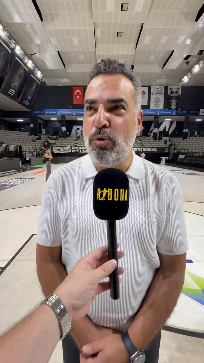 🦅 Beşiktaş JK Yönetim Kurulu Üyesi Özkan Arseven’den Rabona’ya özel açıklamalar! 🗣️ Özkan Arseven: “Finalleri daha büyük bir salonda oynamayı hedefliyoruz. Serideki iç saha maçlarımızı Basketbol Gelişim Merkezi’nde oynayacağız.” 🎙️ Özkan Arseven | Serkan Morova