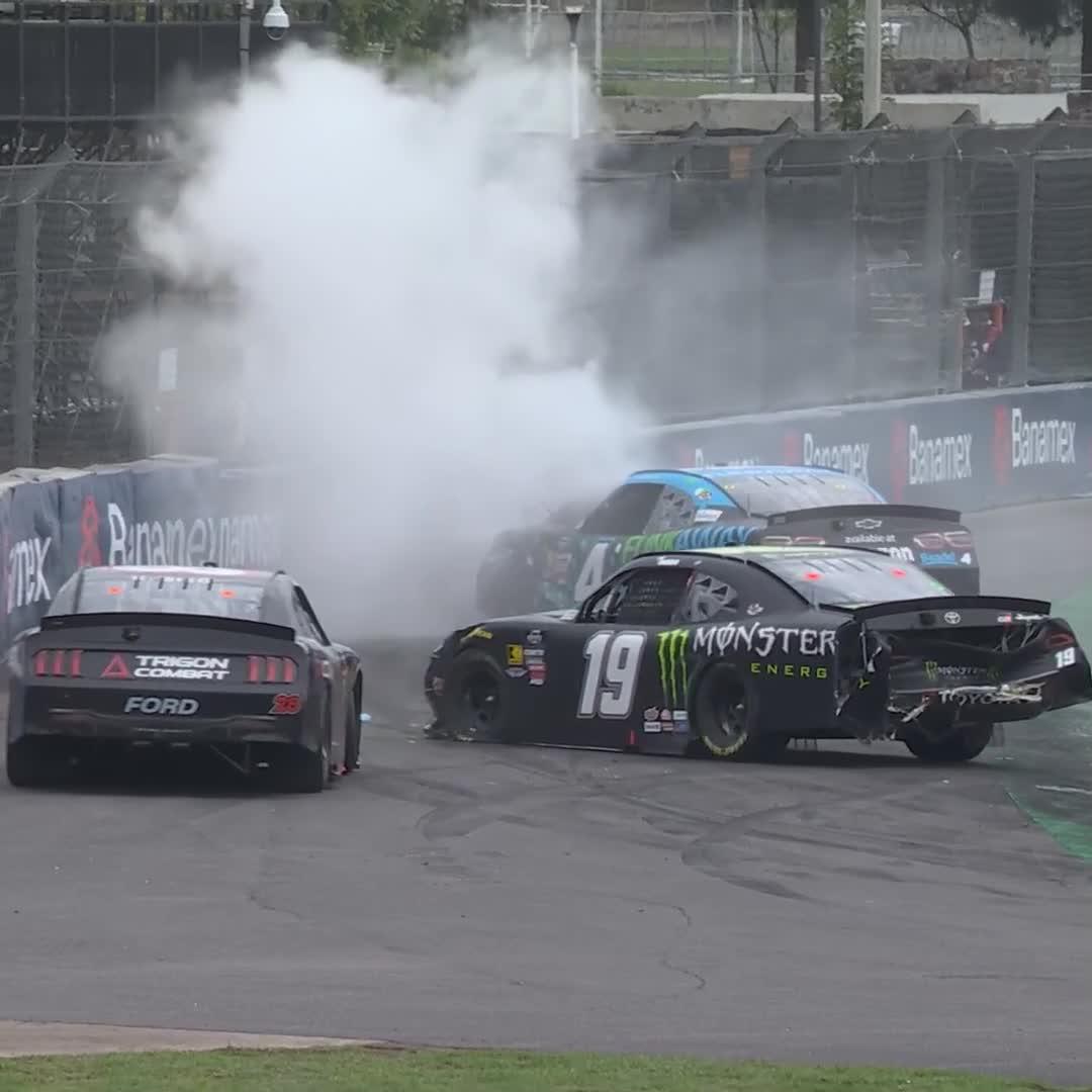 OH MY, WE’VE GOT A PILEUP IN MEXICO! 🇲🇽 🫨 🎥: NASCAR_Xfinity | CW