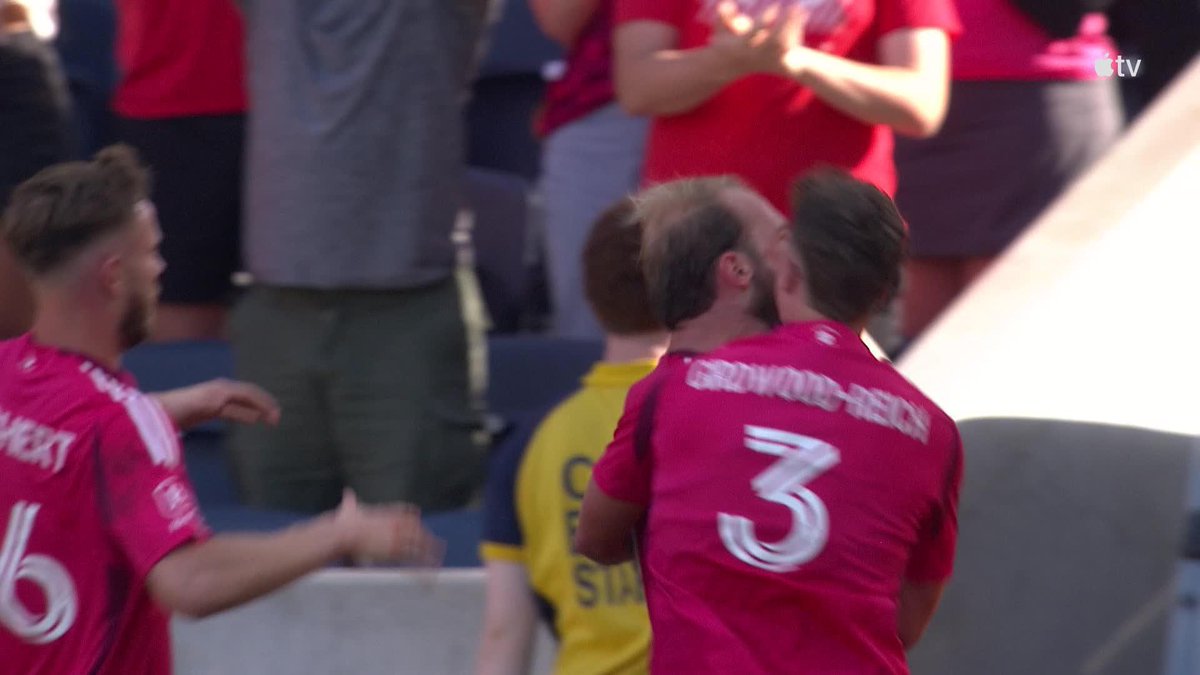 WOW 95TH-MINUTE EQUALIZER 😱 João Klauss with an insane finish for his hat trick