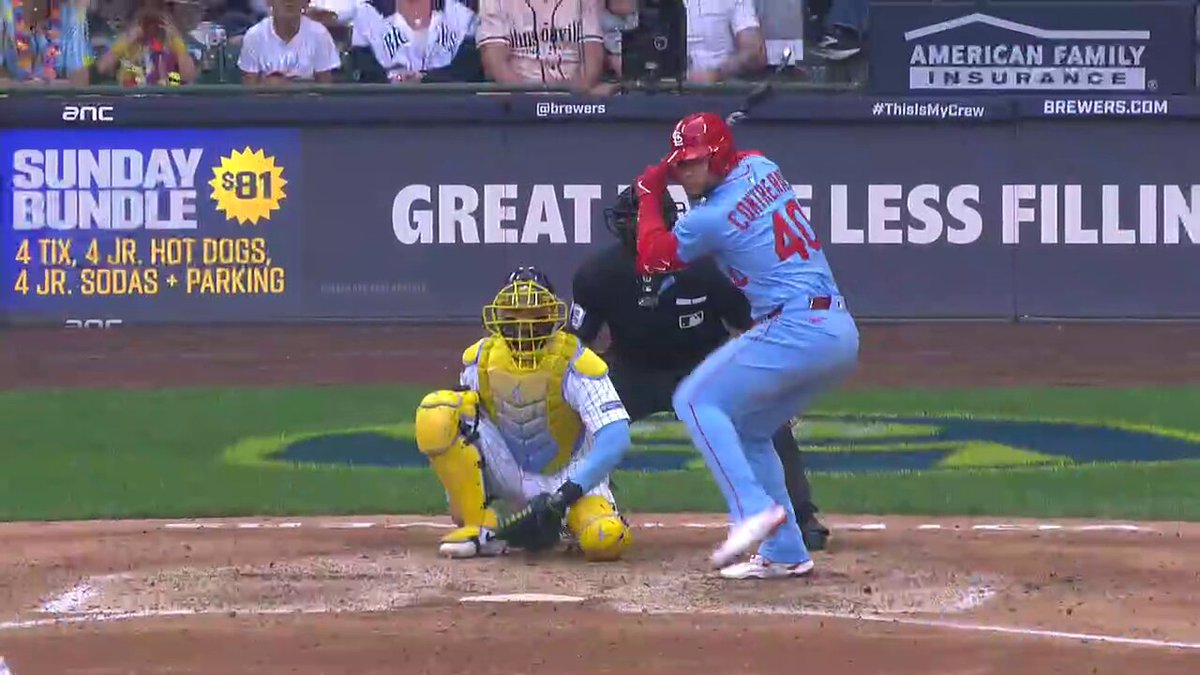 Take a LOOK back at this Willson Contreras home run! 👀