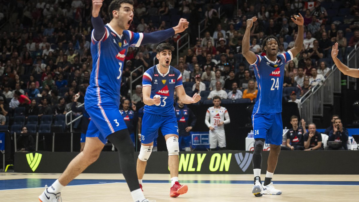 #VNL2025 🇫🇷🔥 France survives the comeback! In front of a roaring arena, Canada 🇨🇦 fought bravely to force a tie-break, but Les Bleus were simply too strong in the clutch. #volleyball