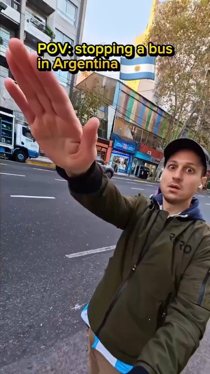 🇦🇷 🙋🏻♂️ How To Stop a Bus in Argentina