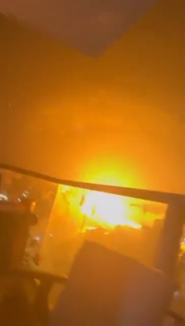 🔴 #URGENTE | Gran impacto de un misil iraní en el centro de Israel. ‼️