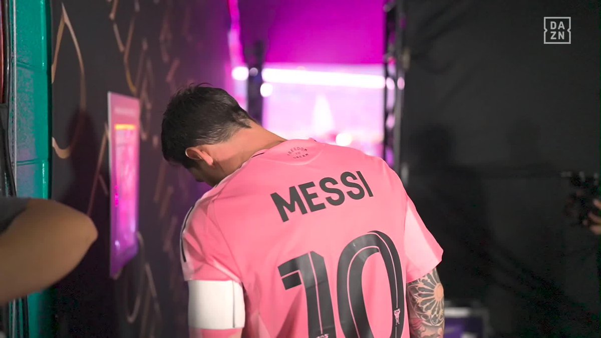 Messi, Lionel Messi 🔟 @FIFACWC | 14 Junho - 13 Julho | Vê todos os jogos grátis em | #FIFACWC #TakeItToTheWorld 📲 Todos os jogos em direto e exclusivo na app DAZN.