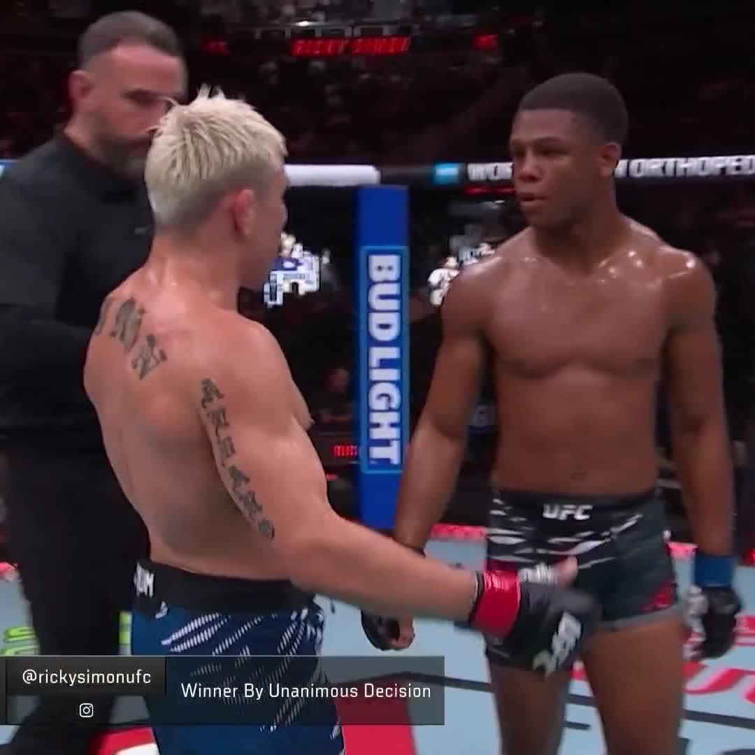 2 in a row! ✍️ That's now back-to-back wins for Ricky Simón 👏 [ #UFCAtlanta LIVE NOW on ESPN+ ]