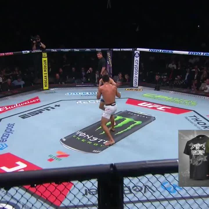 WHAT A COMBO FROM JOSE OCHOA 💥 #UFCAtlanta