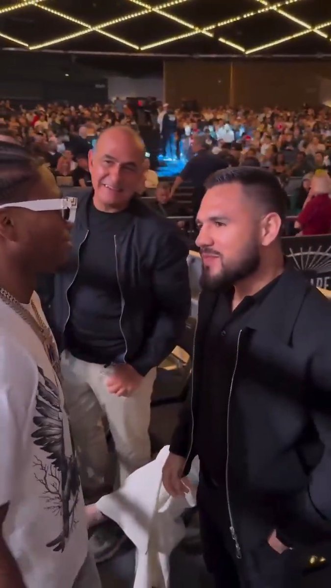 Raymond Ford and Eduardo 'Sugar' Nunez meeting up at Hitchins vs Kambosos in New York 👀