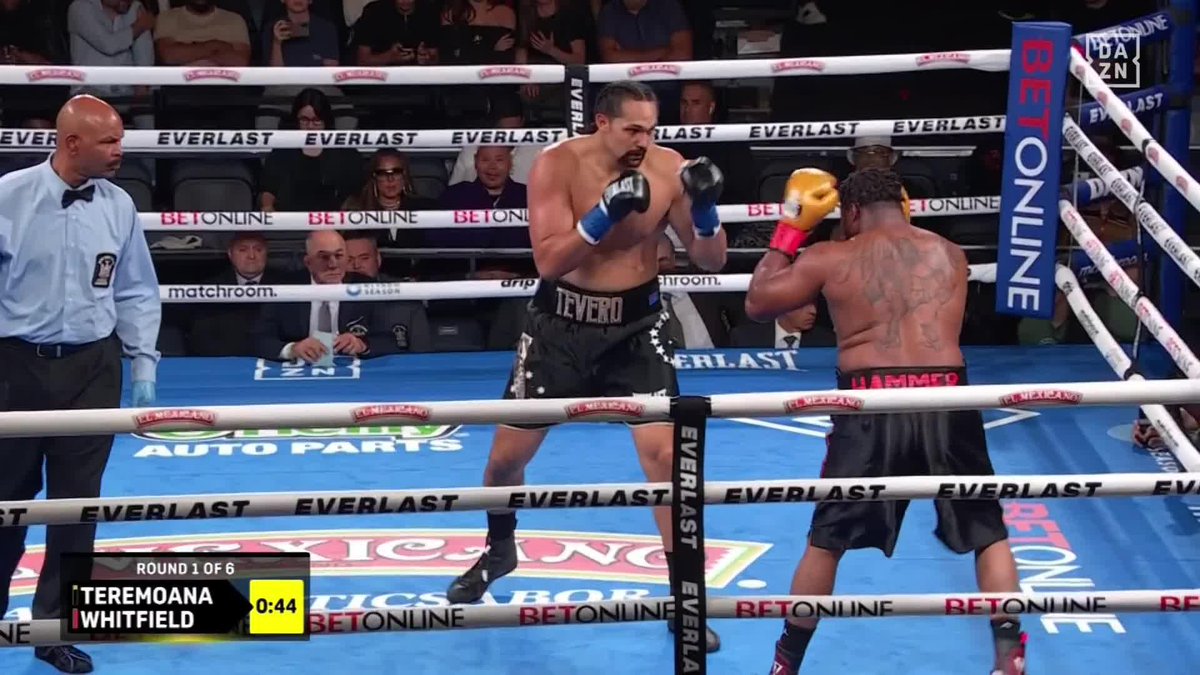 Teremoana Teremoana KNOCKS OUT Aleem Whitfield!! 😳😱 #HitchinsKambosos | Live NOW on DAZN