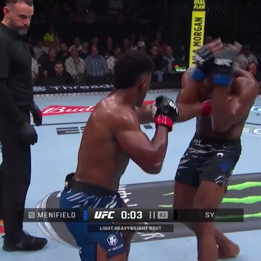 Qu’avez vous penser de la performance d’Oumar Sy ce soir ? #UFCAtlanta Je suis TRÈS déçu… bizarre
