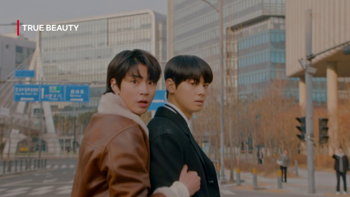 Orang ganteng kalo ketabrak mesti ganteng juga~