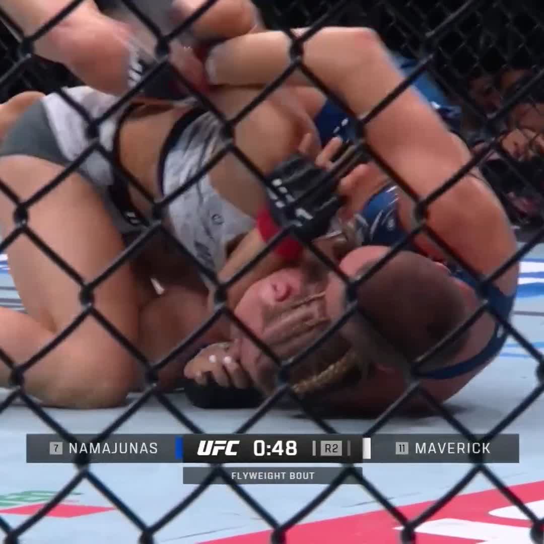 OUT OF NOWHERE! @FearTheMaverick ends Round 2 with a close submission attempt! [ #UFCAtlanta LIVE NOW on ESPN &amp; ESPN+ ]