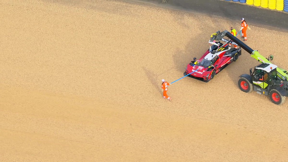 Unfortunately this is the end for the Cadillac #311. It still remains the two Cadillac Hertz Team JOTA in the race. #LeMans24