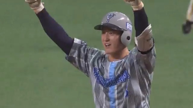 打球は詰まりながらもしぶとく一二塁間を抜けていく！⚡⚡⚡ #松尾汐恩 選手のこの日猛打賞となるタイムリーでついに勝ち越し！🔥🔥🔥 8回表 DB 3 - 2 H #みずほPayPayドーム福岡 #日本生命セ・パ交流戦 #解き放て #baystars