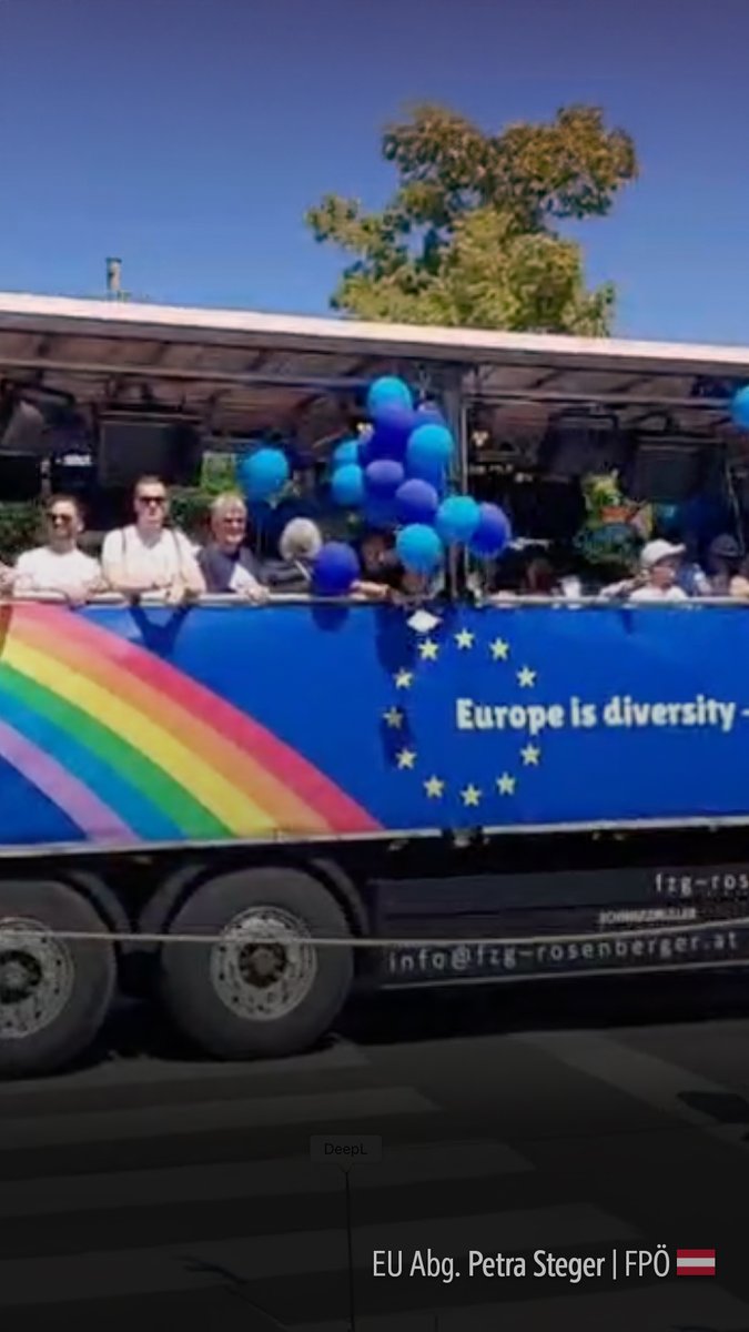 Ein offizieller EU Wagen bei der Vienna "Pride" - die EU, angeblich zuständig für alle 448 Millionen EU Bürger, betreibt in Österreich Kulturkampf gegen unsere traditionellen Werte. Das darf nicht unbeantwortet bleiben!