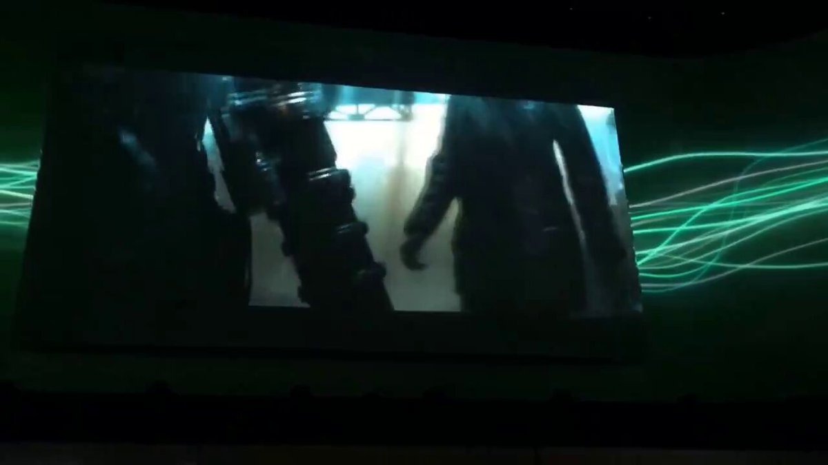 «Estaba solo. Cuando escuché al público jalear con tanta pasión el anuncio me sentí abrumado. Pensé que esto acaba de convertirse en algo muy grande. Solo quería llorar.» — Tetsuya Nomura durante la presentación de #FF7R en el E3 de 2015