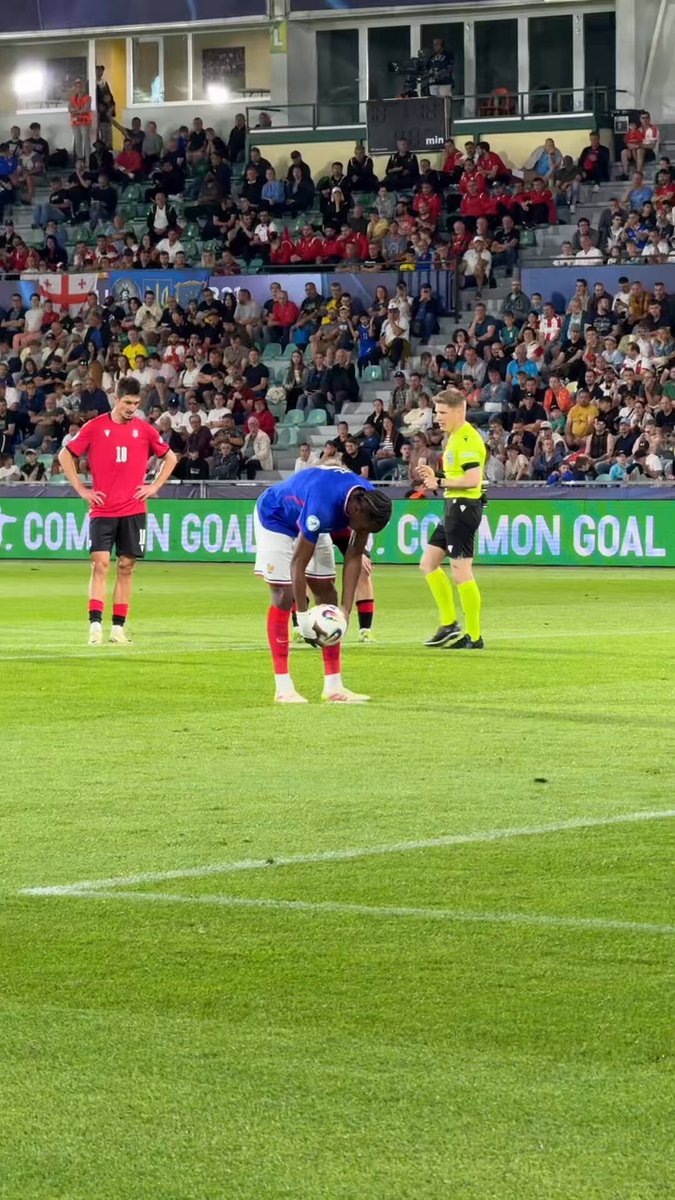 🇫🇷 𝐌𝐀𝐓𝐇𝐘𝐒 𝐓𝐄𝐋 👉🫢 Pénalty obtenu et transformé par notre numéro 7 pour donner l’avantage (1-0) aux Bleuets face à la Géorgie 👊 #U21EURO