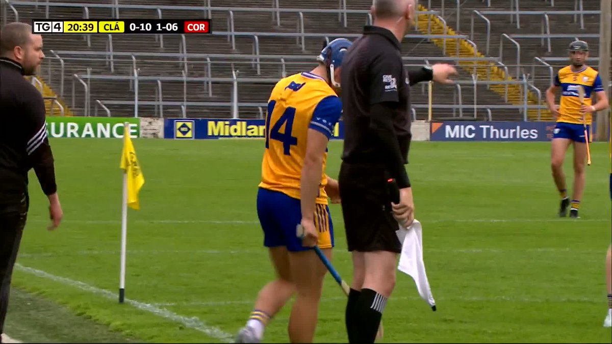 21 nóim #CLAvCOR Clare Gaa 0-11 Cork GAA 1-06 Go hálainn ar fad ó Paul Rodgers arís! 🏹 A peach of a sideline cut! BEO/LIVETG4 AR TG4 📺 #GAABEO Electric Ireland