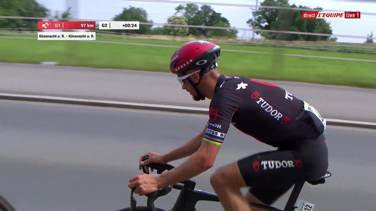 Julian Alaphilippe est à l'attaque sur la première étape du Tour de Suisse ! Suivez la course en direct sur L'Équipe live #lequipeVELO