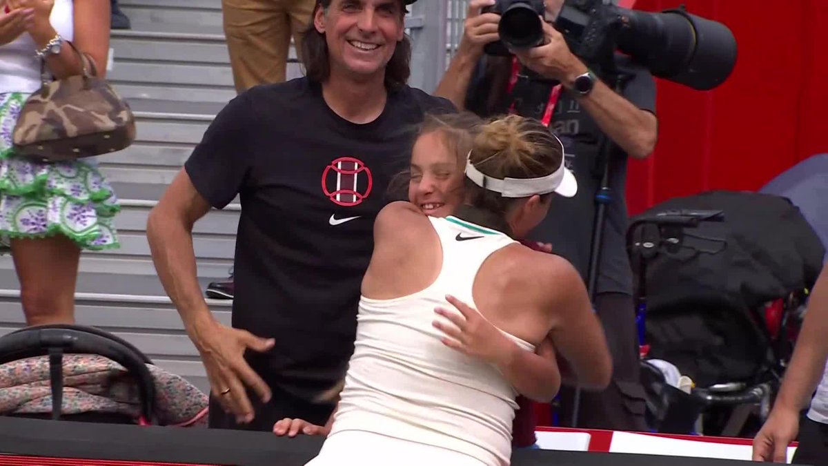 Started from the qualies, now we are here! 🩶 Tatjana Maria is the Champion in London after defeating Anisimova in straight sets! #HSBCChampionships
