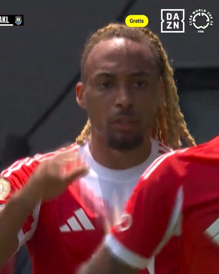 Il #Bayern l'ha giร chiusa โ TRE GOL IN 4 MINUTI e 6-0 all'intervallo ๐ฑ Segnano Boey al 18', Olise al 20' e ancora Coman al 22' โฝโฝโฝ #BayernAucklandCity #FIFACWC #DAZN