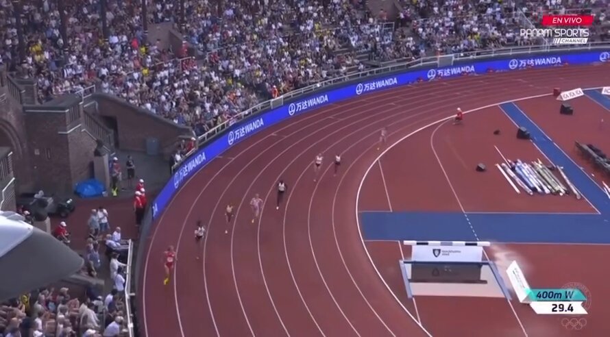 ¡NUEVO RÉCOOORD! 😍🏃🏼‍♀️🥳 La velocista Martina Weil 🇨🇱 sigue extendiendo su NOTABLE temporada 🤩, tras batir el récord nacional de 400 metros planos en la Diamond League de Estocolmo 🇸🇪. Martina fue quinta (50,39 segundos), mejorando los 50,56 que había logrado en mayo. Así, Martina sigue confirmando su ascendente presente en la élite del atletismo⚡️. ¡TREMENDA Martina! 🥰 #VamosTeamChile 🇨🇱