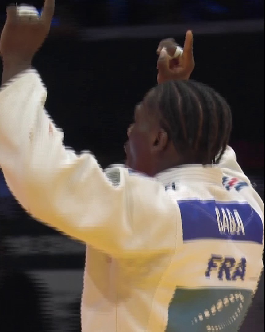 🥇🥋 ​Champion du monde ! Joan-Benjamin Gaba décroche l'or aux Mondiaux de judo à Budapest. Son premier titre mondial après sa victoire face à Daniel Cargnin. 🇫🇷 La première médaille d'or française de la compétition et une troisième médaille française lors de ces Mondiaux.