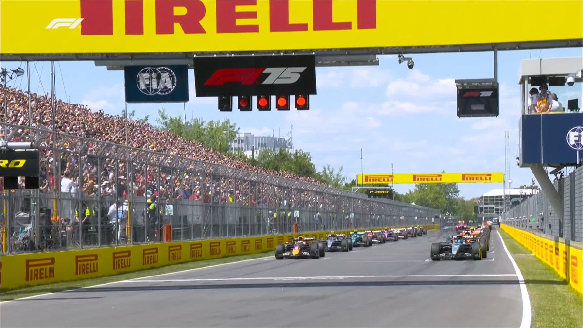LIGHTS OUT AND AWAY WE GO 🚦🚦🚦 The perfect start for George Russell who keeps the lead!
