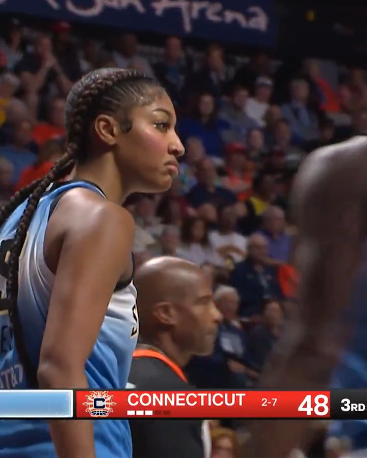 Angel Reese drops FIRST CAREER TRIPLE-DOUBLE in Sky win over Sun 😤💪 11 PTS 13 REB 11 AST Angel doing it all 🔥