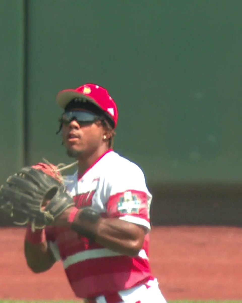 THIS DOUBLE PLAY 👀 Louisville Baseball