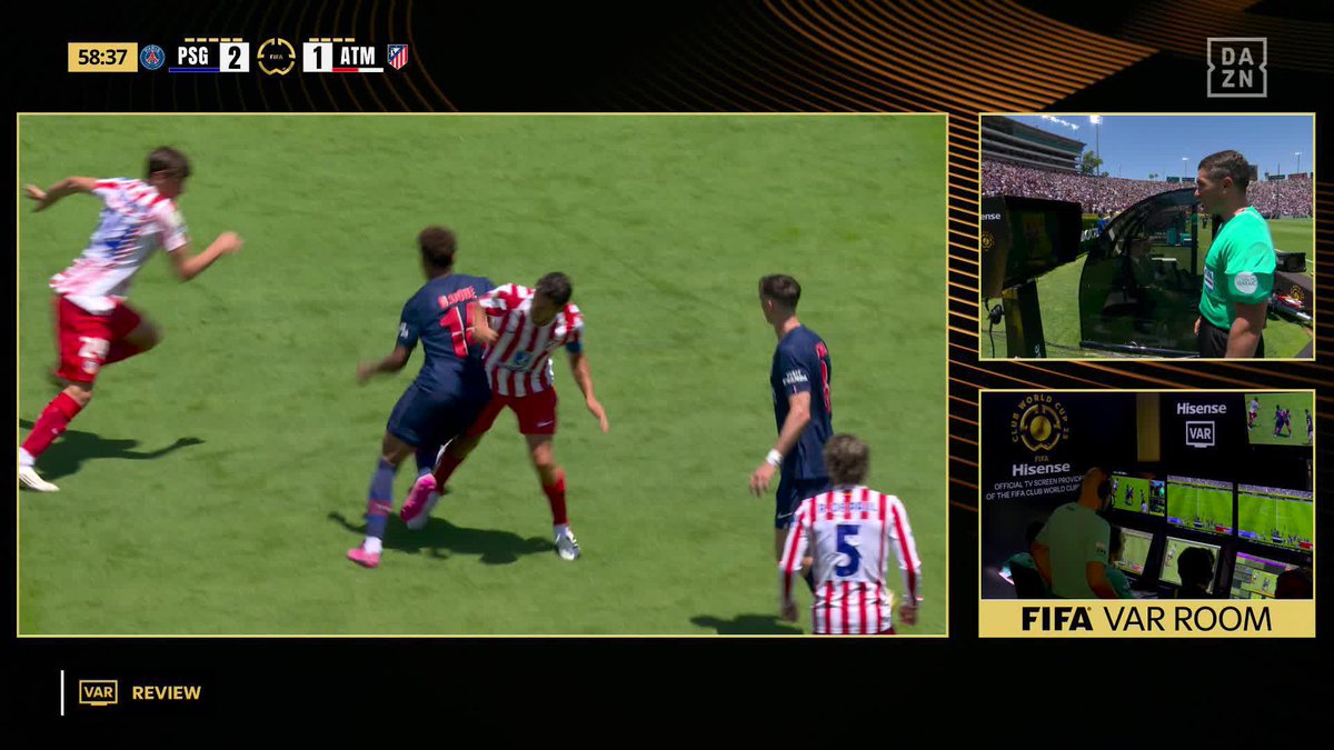 kovacs - NO EXPULSA a nuevo NunoMendes cuando giuliano Simeone era el último hombre - Anula un gol a Julián Álvarez por esta falta de CHISTE - EXPULSÁ a lenglet por una tímida protesta CONTRA LOS CLUBES ESTADO (PSG y Real Madrid)NUNCA SE EQUIVOCAN