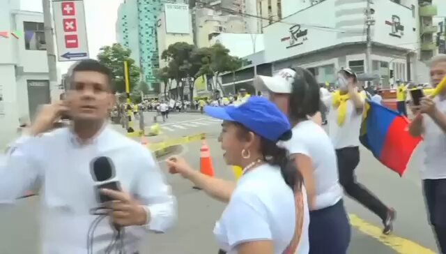 Esto es inaceptable la persecución a periodistas de RTVC Noticias Toda mi solidaridad y apoyo.