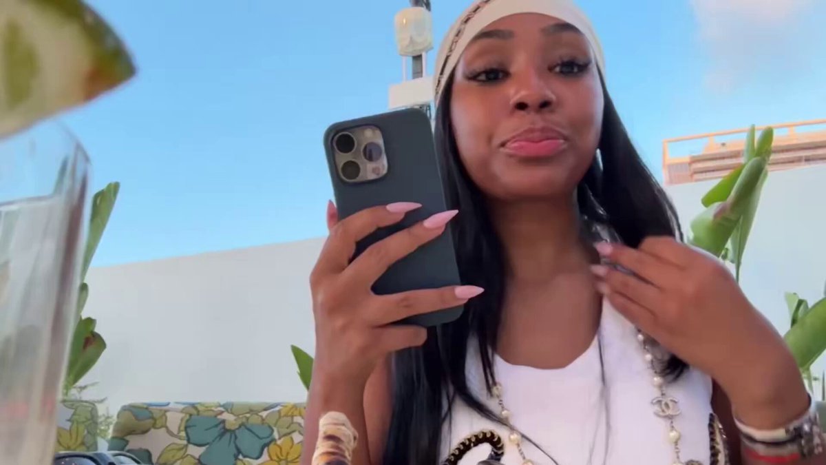 Yung Miami went live on Twitch for the first time and ALLEGEDLY had 0 viewers
