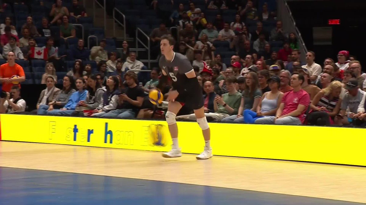 #VNL2025: CANADA DOMINATES AT HOME! Canada 🇨🇦 3-0 🇧🇬 Bulgaria A strong performance from the home team as they grab their second win of the week! 💪 Brodie Hofer was on fire with 21 points 🔥 📺 Watch #VNL on VBTV: 🏐 #BePartOfTheGame #volleyball