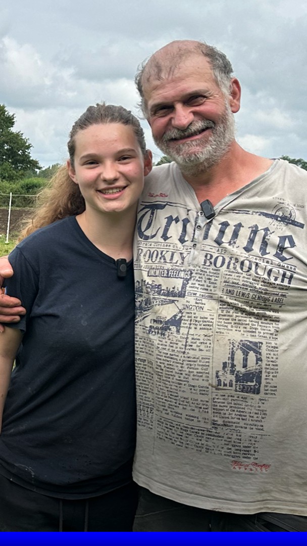 💬 "On est passé à 38.000 euros !" 🚜 Camille, 17 ans, a lancé une cagnotte pour sauver la ferme de son père 🤳 Notre reporter Robin Bernaud est allé les rencontrer dans les Landes