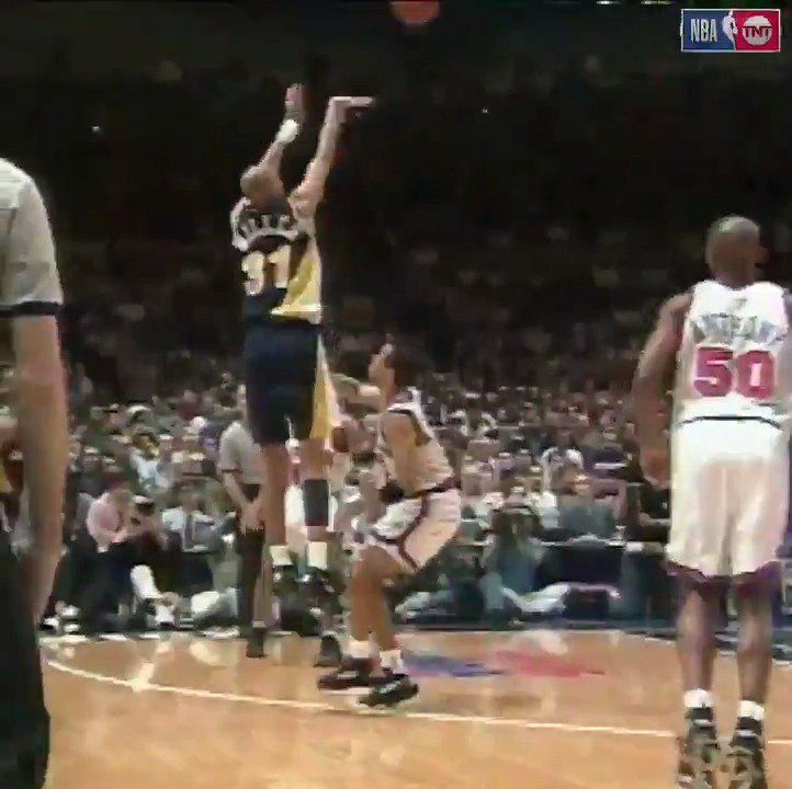 【史上最高の逆転劇】 この映像はペイサーズに所属していたレジー・ミラーが『9秒で8得点』を記録し奇跡の逆転に成功したものである。 NBAではこれからも名場面が生まれる続けるがこれに並ぶものはそう生まれないだろう NBA on TNT