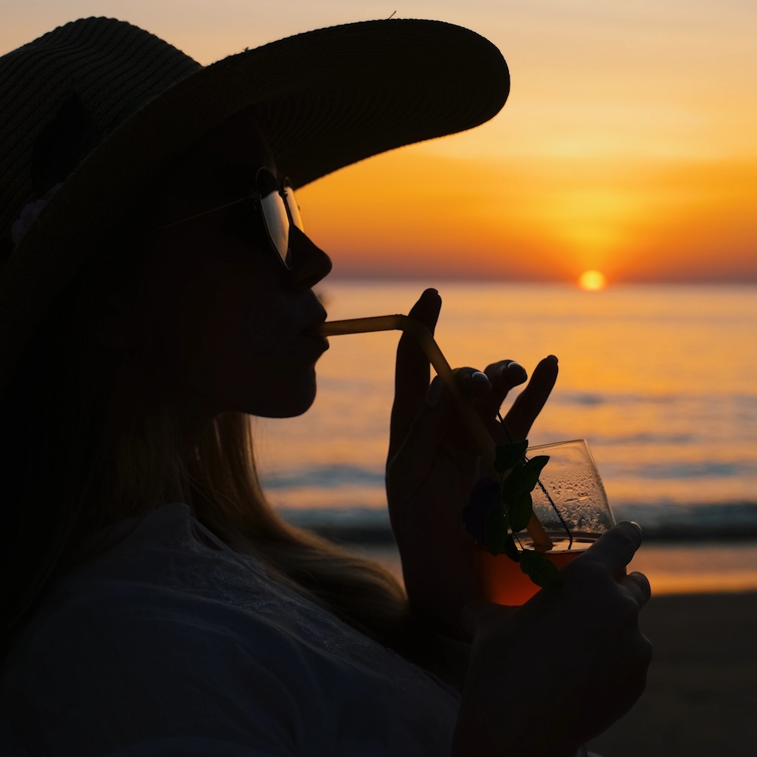 Cheers to #GMTPay! 🍹 🍸 Got a funnier purchase? Share it for your shot at 10,000 GMT! 💖 Like, RT &amp; follow FSL Ecosystem 📸 Share your funniest #GMTPay buy ✅ Screenshot the transaction 🏷️ Use the hashtag #TapThatGMT 🗓️ Deadline: June 30, 2025