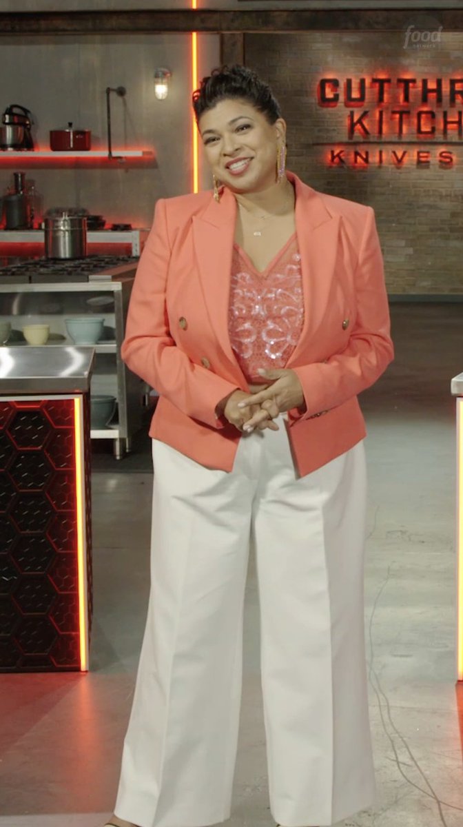 .aarti sequeira visits the set of #CutthroatKitchen and plays Would You Rather! Catch Aarti on an all-new episode, Tuesday @ 9|8c 🔪