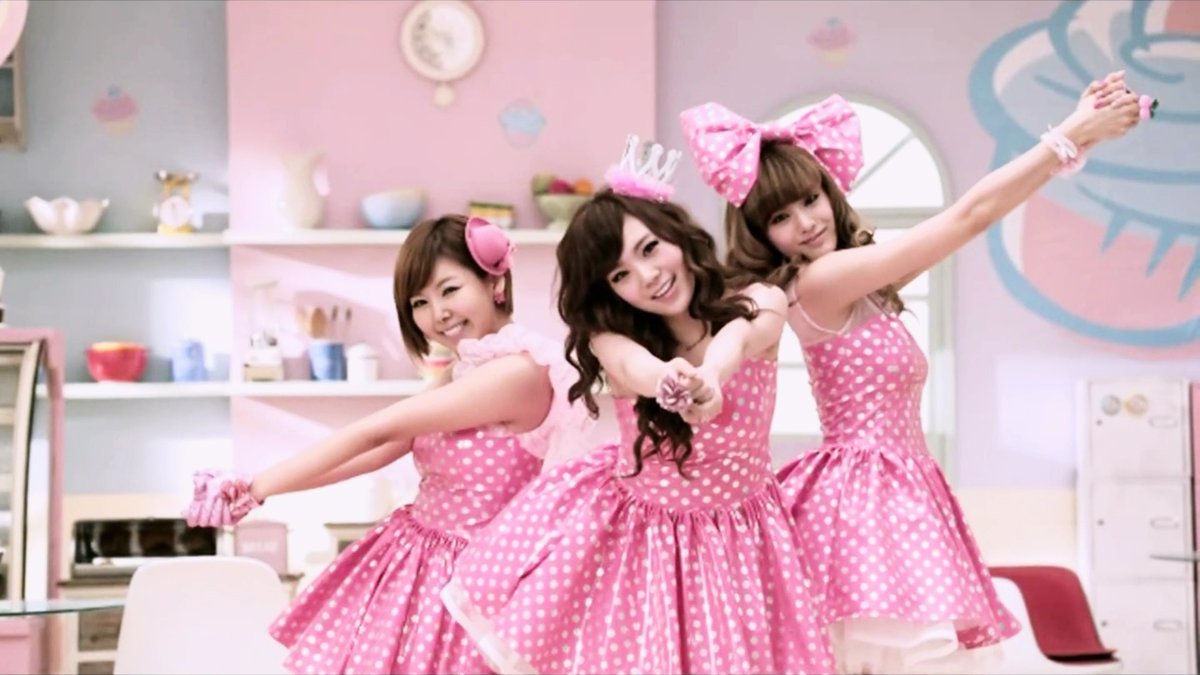 15 years ago today, Orange Caramel debuted with ‘Magic Girl’.