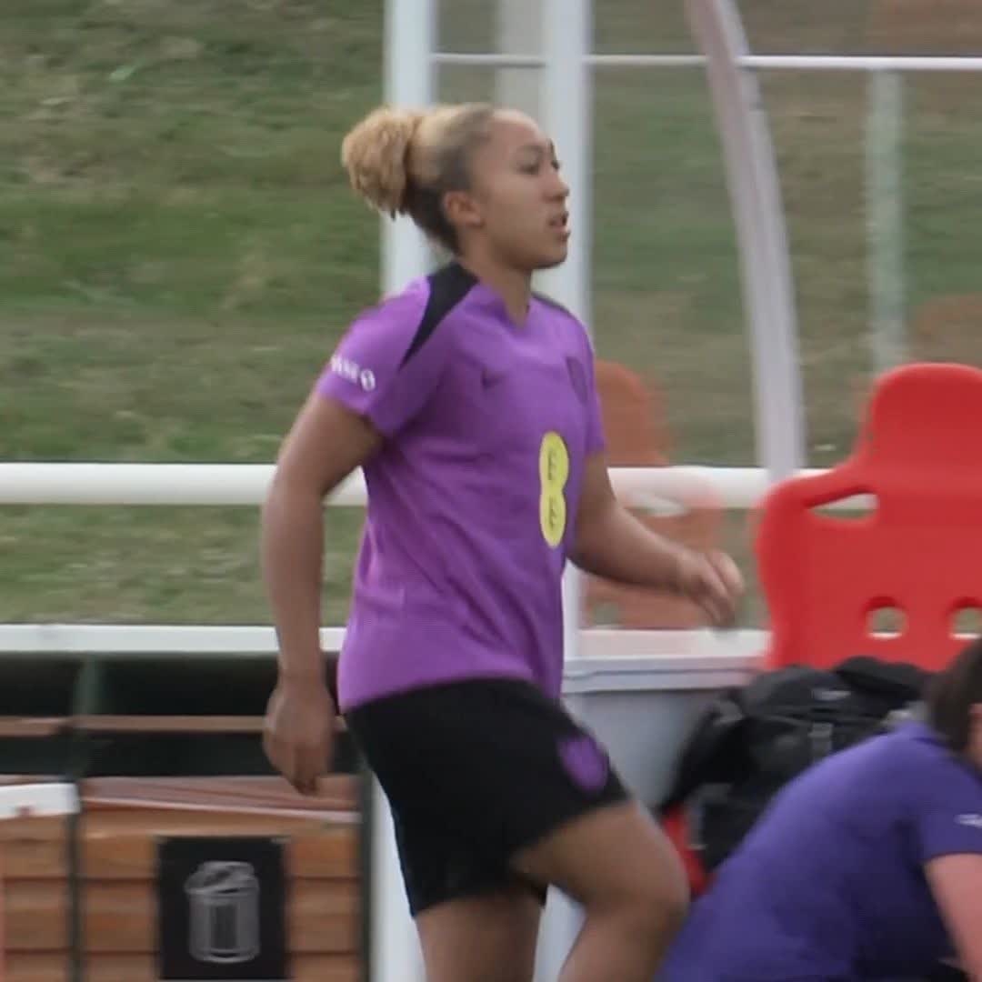 England's Lauren James is back in training for the first time since picking up a hamstring injury on international duty in April 🚨 The Lionesses met up today at St George’s Park as they prepare for this summer’s Euros 🏴