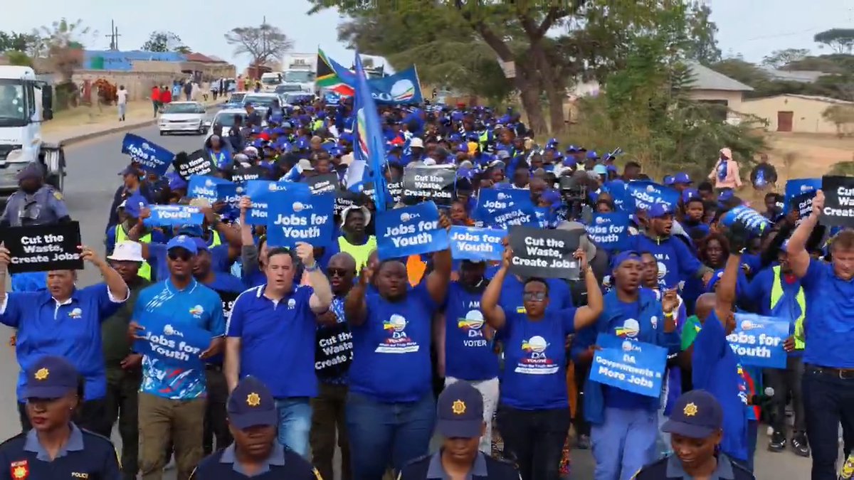 The DA in the GNU and provincial and local government is making a difference, implementing reforms that create jobs, exposing corruption and changing the lives of thousands of young people across South Africa, with more to come. 🇿🇦 #YouthDay