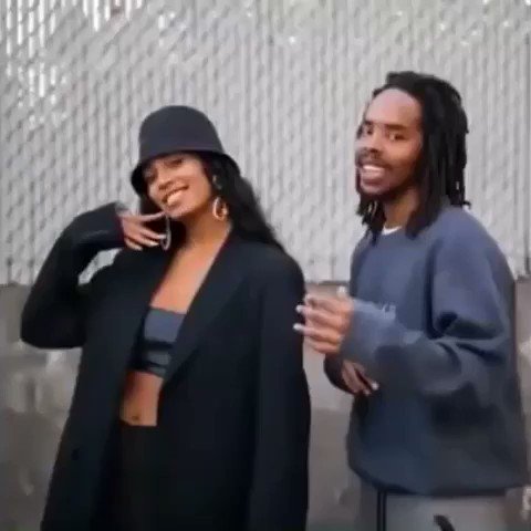 Solange on the radio with Earl Sweatshirt, referring to Brandy as “The Vocal Bible” cuz it’s not that deep and she’s a huge fan and supporter of Brandy’s gift as well. ‘Focus’ is the song she chose to play on this day