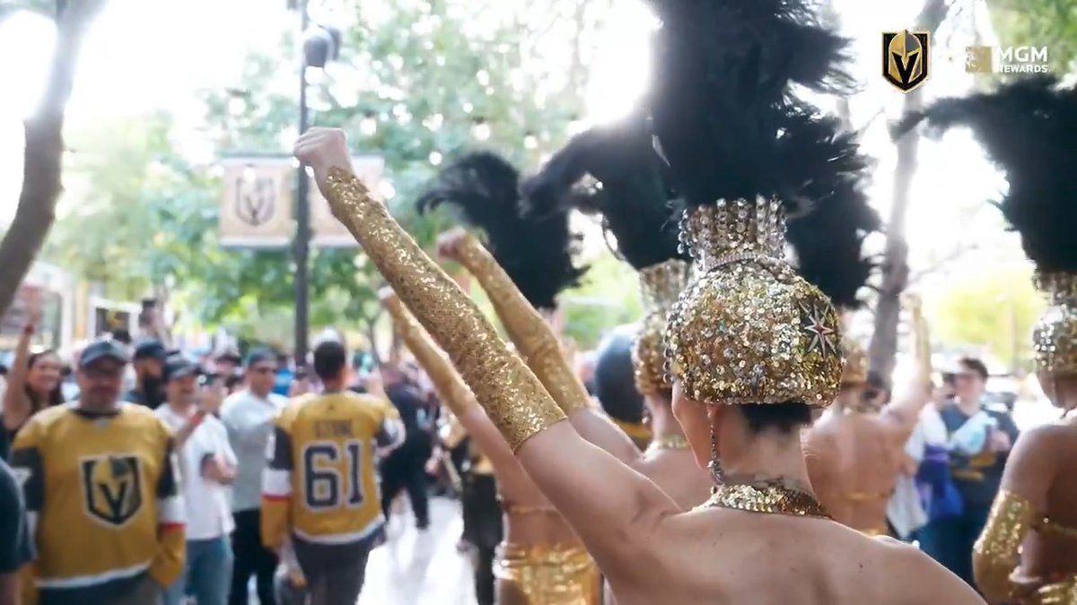 The March to the Fortress is an essential part of every Golden Knights home game 🤩 #VegasBorn | MGM Rewards | NYNY Vegas